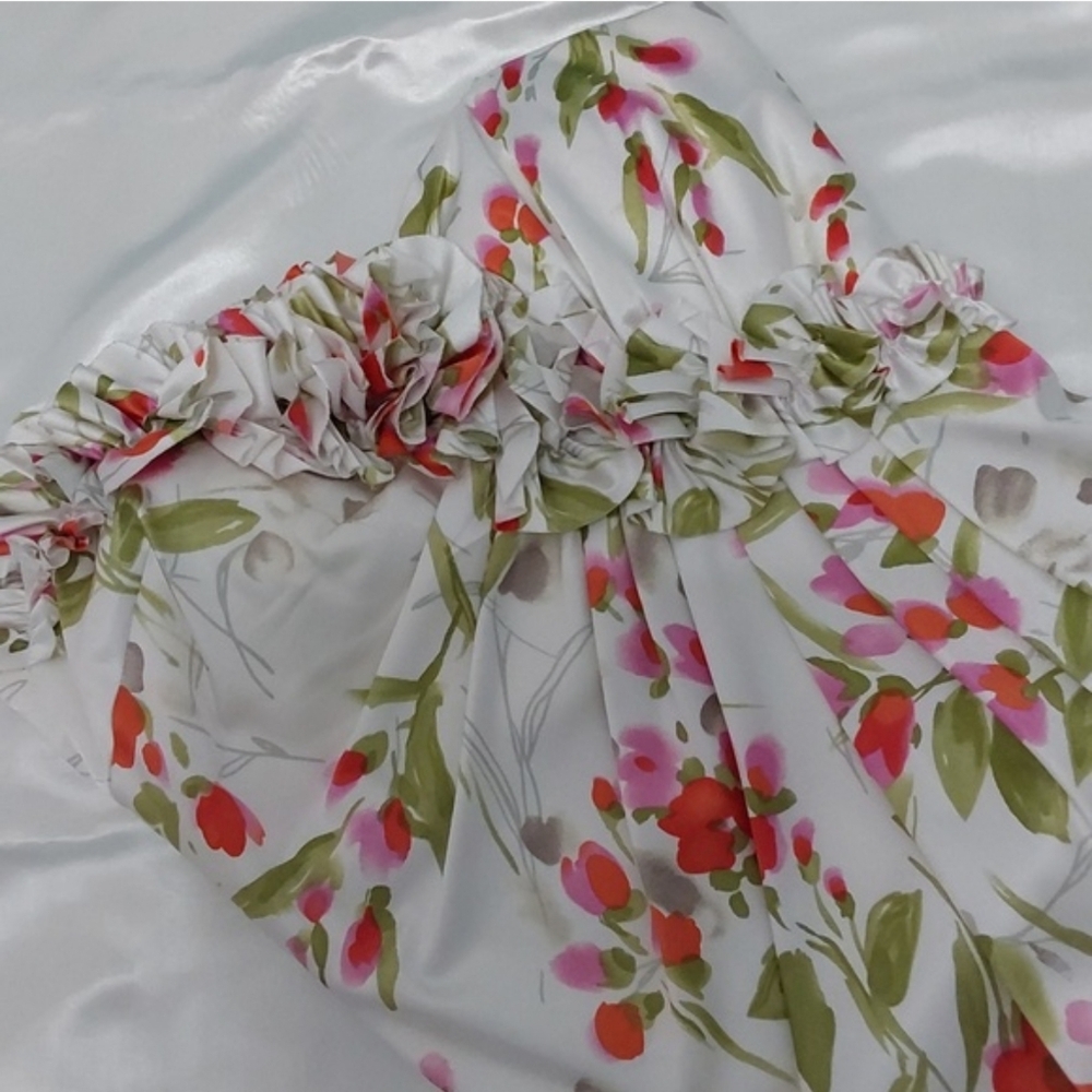 Summer Dress Floral Satin Strapless Feminine 👋 FINAL MARKDOWN CLOSET CLOSING - Picture 4 of 12